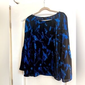 Banana republic, bell sleeved, black and blue top size medium.